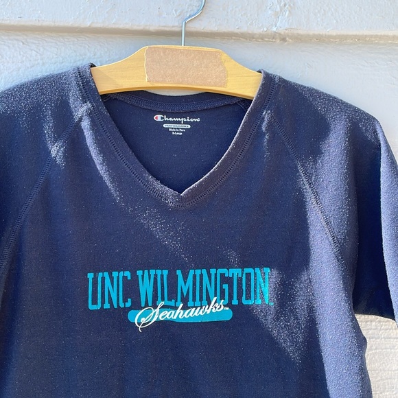 UNCW SEAHAWKS Blue SS T-shirt Size XL Champion - Picture 2 of 4